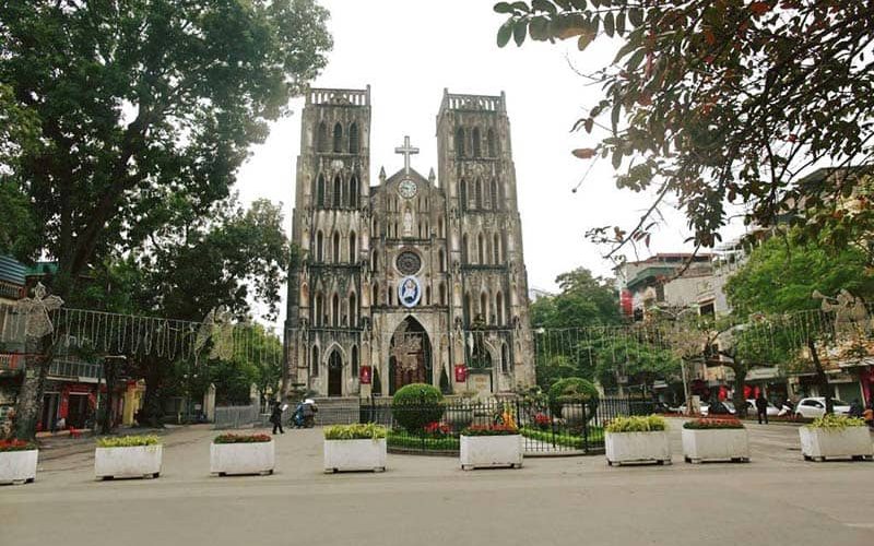 nha tho hanoi vietnam